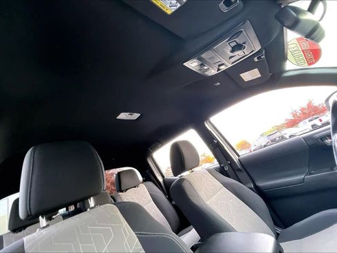 Certified 2021 Toyota Tacoma TRD Off-Road image 13