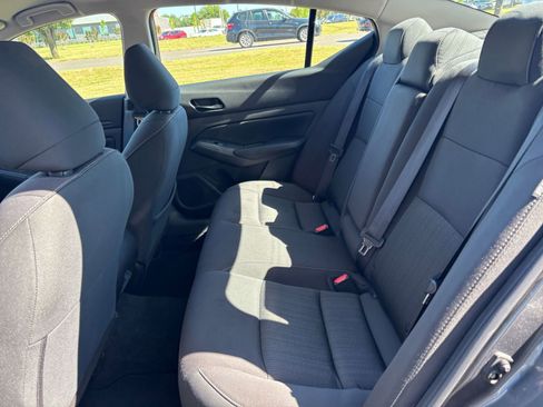 Used 2025 Nissan Altima 2.5 SV FWD image 25