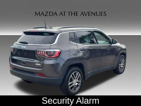 Used 2020 Jeep Compass Latitude w/ Safety & Security Group FWD image 4