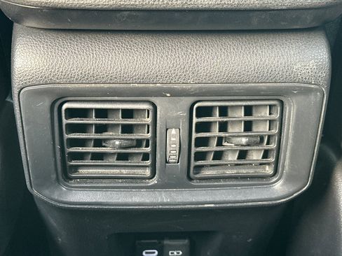 Used 2024 Toyota RAV4 SE image 44