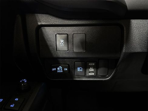 Used 2022 Toyota Tacoma TRD Sport image 18