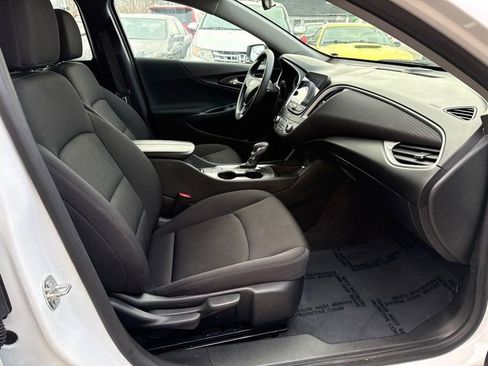 Used 2024 Chevrolet Malibu LT image 17