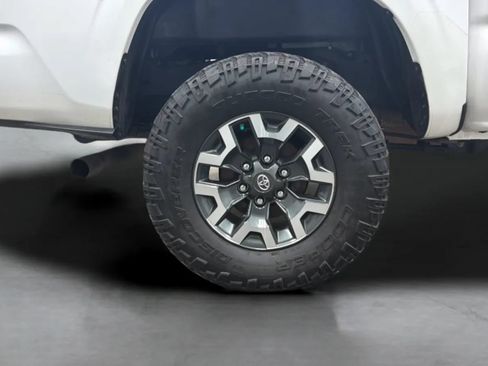 Used 2020 Toyota Tacoma SR5 RWD image 24
