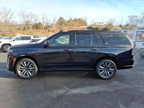 Used 2022 Cadillac Escalade Sport Platinum image 2