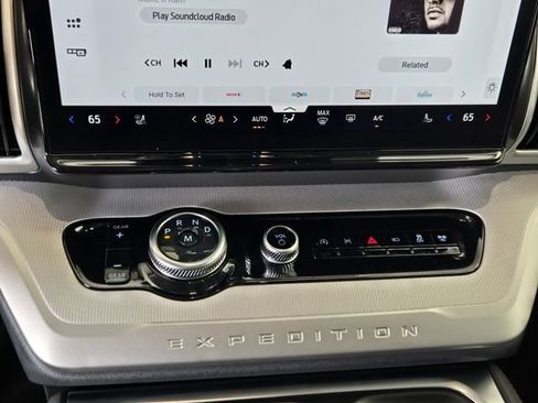 New 2025 Ford Expedition Active RWD image 15