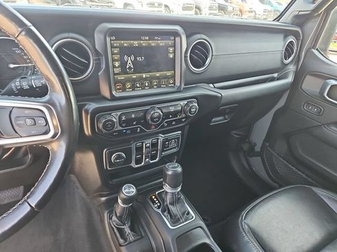 Used 2022 Jeep Wrangler Unlimited Sahara w/ Cold Weather Group AWD/4WD image 11