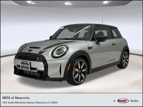 Used 2024 MINI Cooper S FWD image 1