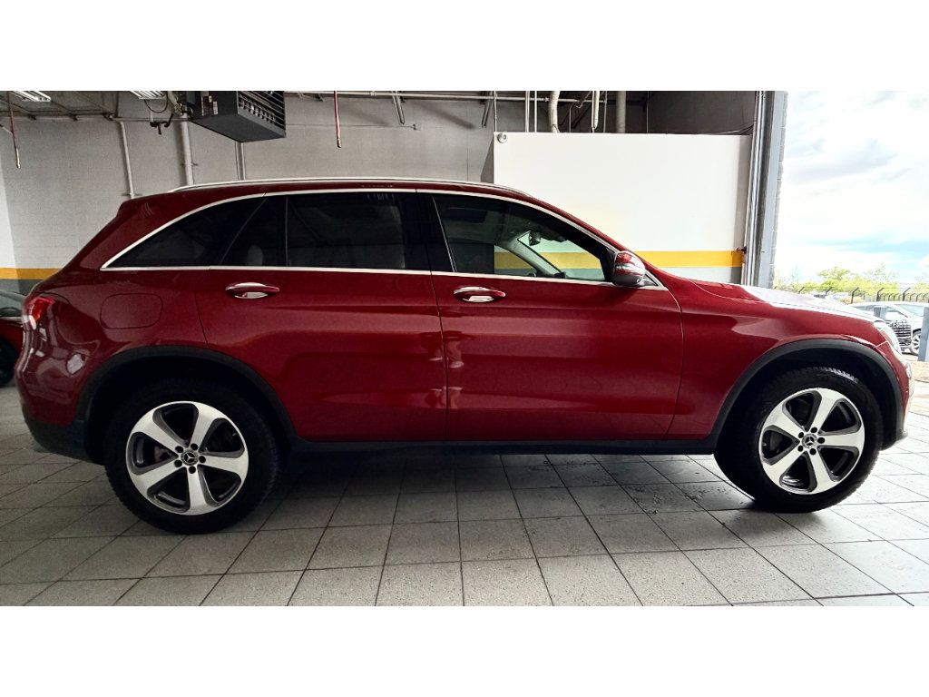 Used 2019 Mercedes-Benz GLC 300 4MATIC image 10