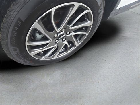 Used 2022 Lincoln Corsair AWD w/ Equipment Group 101A image 9