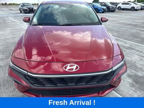 Used 2024 Hyundai Elantra SE FWD image 15