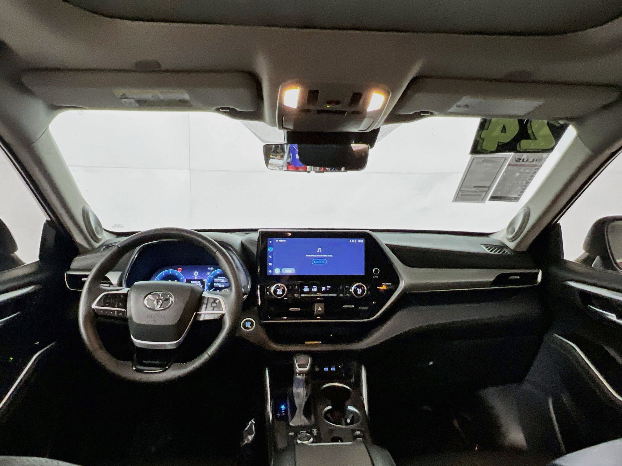 Used 2024 Toyota Highlander Platinum AWD/4WD image 30