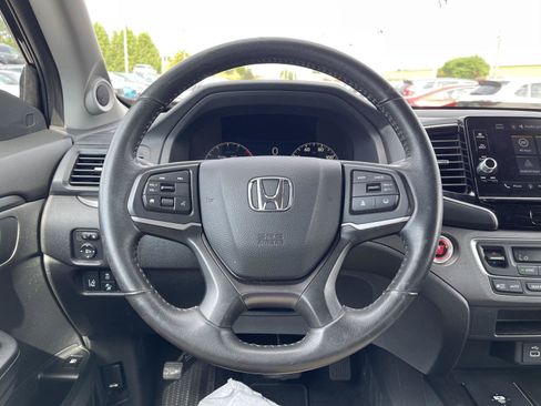 Used 2025 Honda Ridgeline Sport image 7