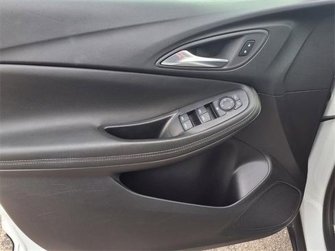 Used 2025 Buick Encore GX Preferred image 44