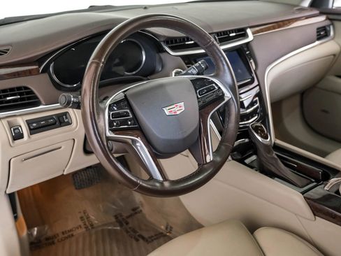 Used 2016 Cadillac XTS Premium FWD image 2