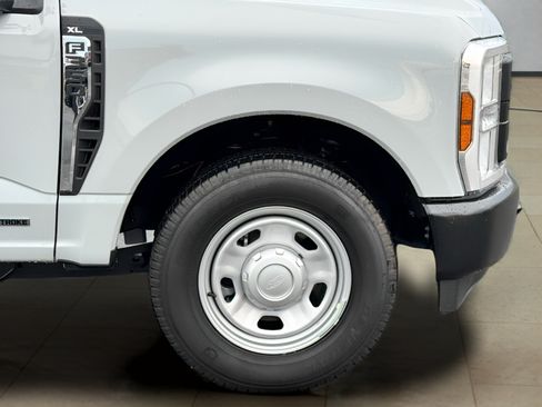 New 2025 Ford F350 XL w/ 360-Degree Camera Package RWD image 37