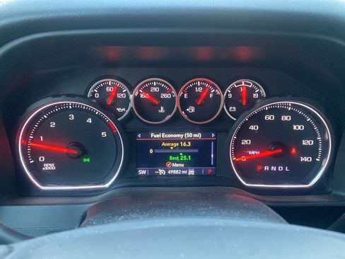 Used 2022 Chevrolet Silverado 2500 Custom w/ Custom Value Package image 2