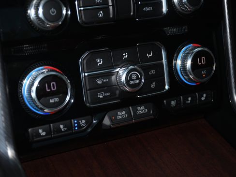 Used 2023 GMC Yukon Denali Ultimate image 15