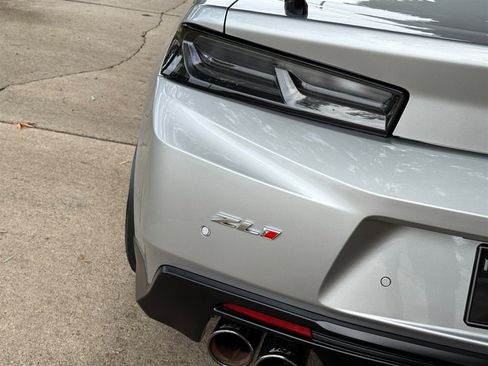 Used 2018 Chevrolet Camaro ZL1 image 26