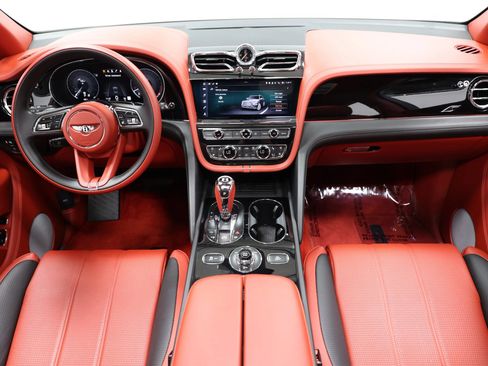 Used 2022 Bentley Bentayga AWD/4WD image 57