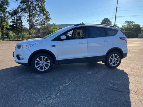 Used 2018 Ford Escape SE AWD/4WD image 2