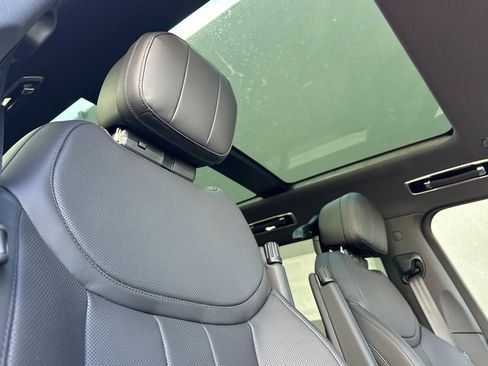 New 2026 Land Rover Range Rover SE image 23