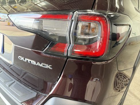Used 2024 Subaru Outback Limited AWD/4WD image 17