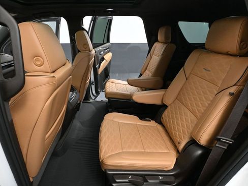 Used 2024 Cadillac Escalade Sport w/ LPO, ONYX Package image 43