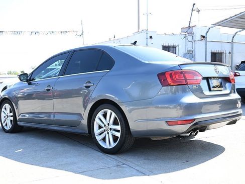 Used 2012 Volkswagen Jetta GLI FWD image 5