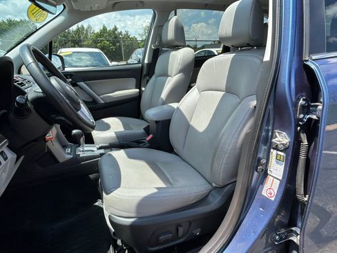 Used 2017 Subaru Forester 2.5i Limited AWD/4WD image 10