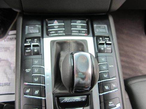 Used 2016 Porsche Macan S image 28
