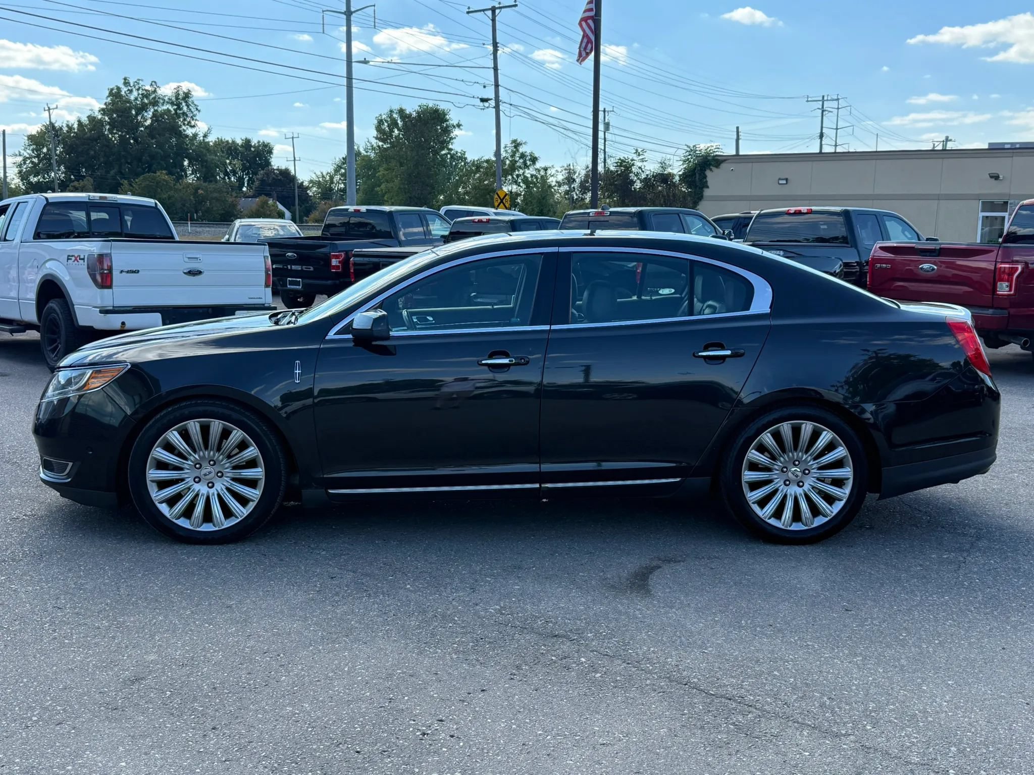 Used 2013 Lincoln MKS AWD image 8