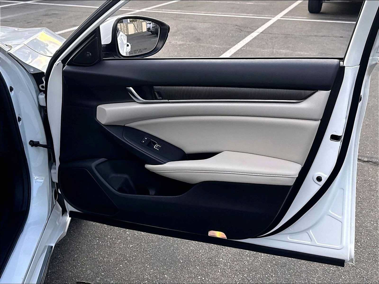Used 2021 Honda Accord EX-L image 25