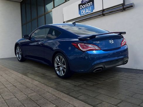 Used 2015 Hyundai Genesis 3.8 RWD image 5