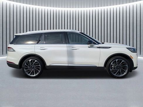 New 2026 Lincoln Aviator Reserve image 2