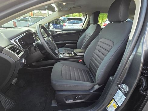 Used 2019 Ford Fusion SE FWD image 13