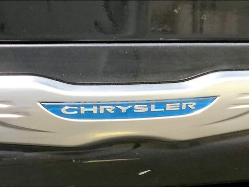 Used 2019 Chrysler Pacifica Touring Plus w/ Cold Weather Group image 30