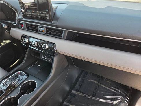 Used 2025 Honda Pilot Touring image 21