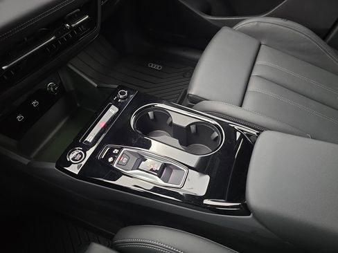 Certified 2025 Audi Q6 e-tron Premium Plus w/ Premium Plus image 25