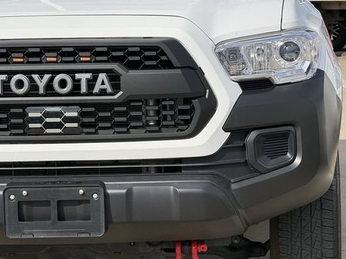 Used 2022 Toyota Tacoma SR RWD image 8