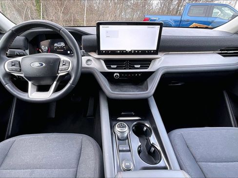 Used 2025 Ford Explorer Active RWD image 14