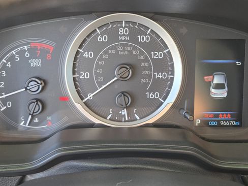 Used 2021 Toyota Corolla LE image 19