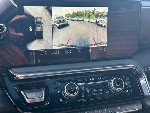 Used 2025 GMC Sierra 2500 Denali Ultimate AWD/4WD image 31