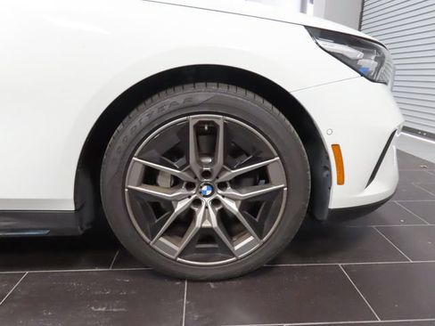 Used 2026 BMW 530i RWD image 17
