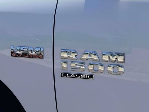 Used 2019 RAM 1500 Classic SLT w/ Protection Group AWD/4WD image 10