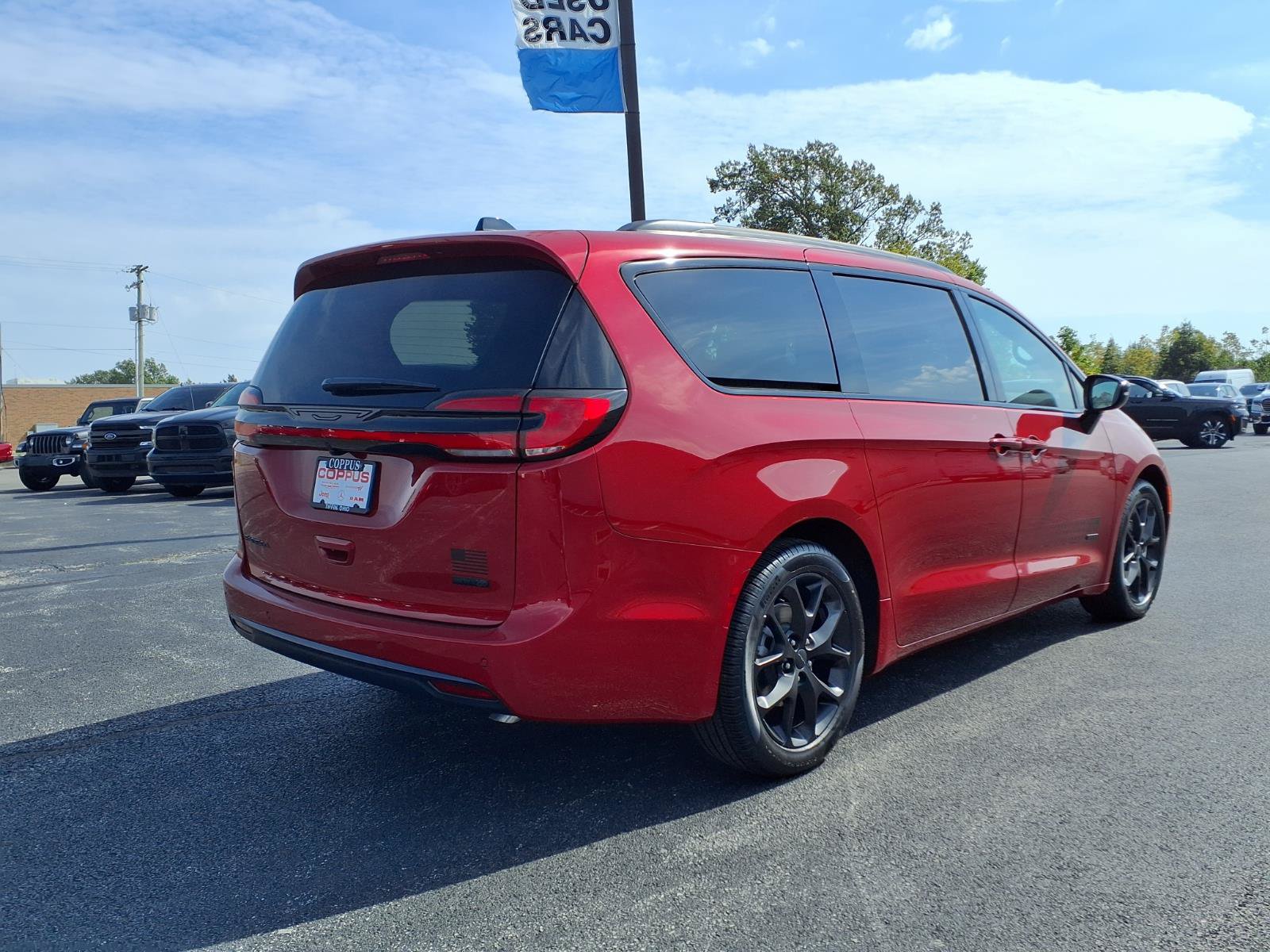 New 2027 Chrysler Pacifica Select FWD image 5