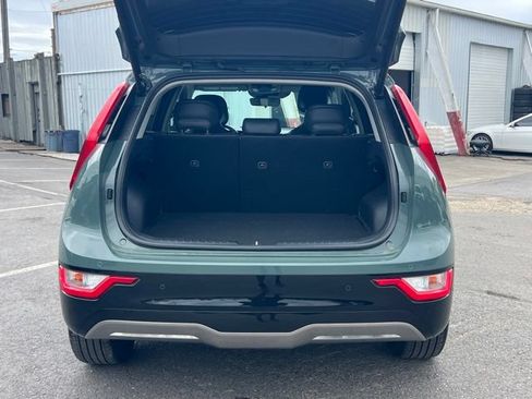 Certified 2025 Kia Niro Wind w/ Wind Preserve Package FWD image 10