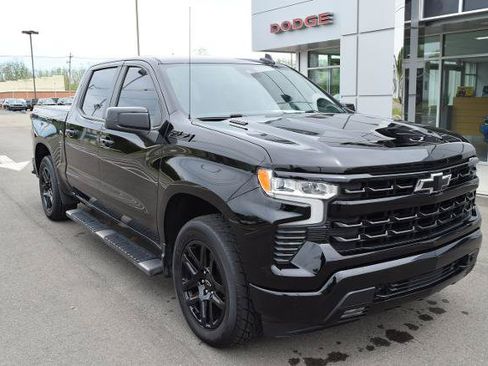 Used 2024 Chevrolet Silverado 1500 RST w/ Convenience Package II AWD/4WD image 2