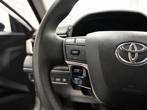 Used 2025 Toyota Camry LE image 23