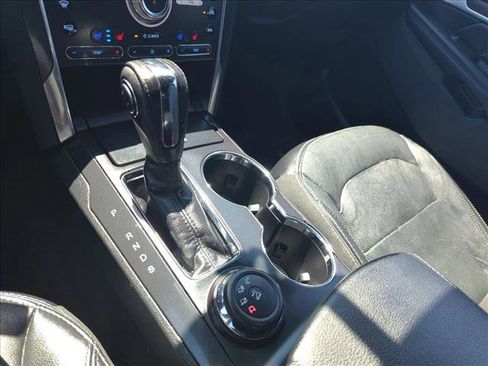 Used 2018 Ford Explorer Limited AWD/4WD image 11