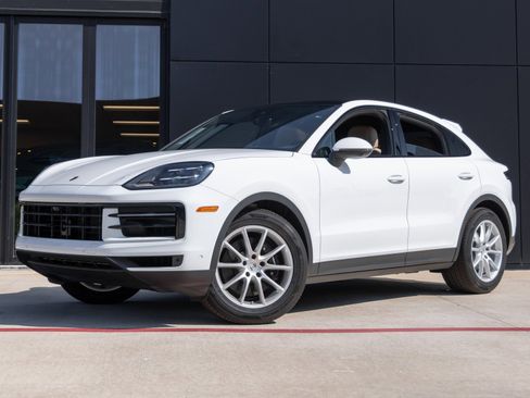 Certified 2025 Porsche Cayenne Coupe image 1